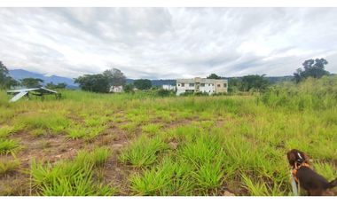 Hermoso lote en condominio de 1700 M2 en 240 mill en La Mesa CUnd