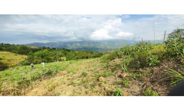 Venta de lote de 2420 M2 en 195 mill en La Mesa Cund, COL