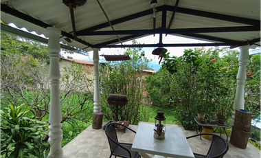 Venta de casalote de 1600 M2 en 379 mill en Tena Cund COL