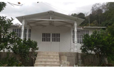 Venta de casalote de 1600 M2 en 379 mill en Tena Cund COL