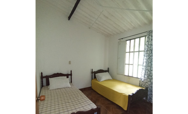 Venta de casalote de 1600 M2 en 379 mill en Tena Cund COL