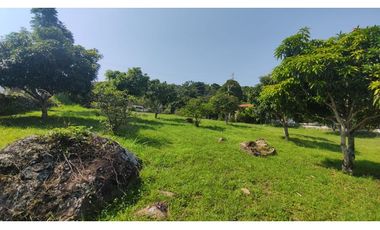 Hermoso lote de 1600 M2 en 240 millones en La Mesa Cund, COL.