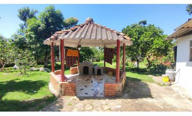 Lindo casalote de 1100 M2 en 489 mill en La Mesa Cund, COL plano.