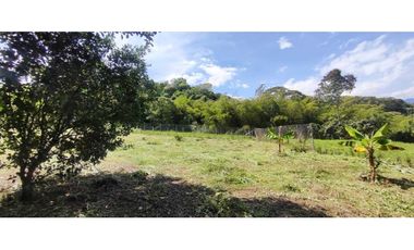 Venta de lote de 1500 M2 en 259 mill en La Gran Via de Tena Cund plano