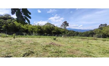 Venta de lote de 1500 M2 en 259 mill en La Gran Via de Tena Cund plano