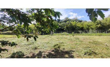 Venta de lote de 1500 M2 en 259 mill en La Gran Via de Tena Cund plano