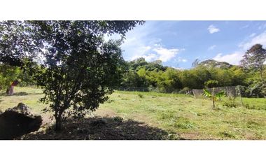 Venta de lote de 1500 M2 en 259 mill en La Gran Via de Tena Cund plano