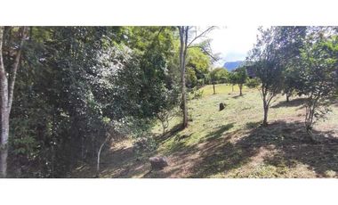 Venta de lote de 1500 M2 en 259 mill en La Gran Via de Tena Cund plano