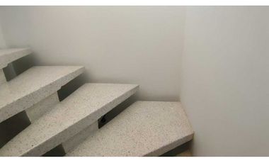 venta de casa urbana en conjunto de 152 M2 en 395 mill en La Mesa Cund