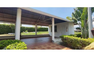 venta de casa urbana en conjunto de 152 M2 en 395 mill en La Mesa Cund