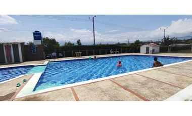 venta de casa urbana en conjunto de 152 M2 en 395 mill en La Mesa Cund