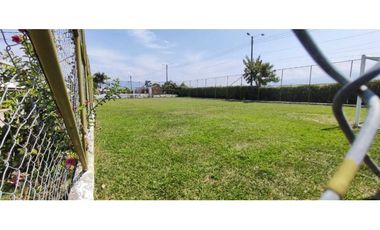 venta de casa urbana en conjunto de 152 M2 en 395 mill en La Mesa Cund