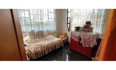 Venta de casalote de 1293 M2 en 280 millones en La Mesa Cund, COL