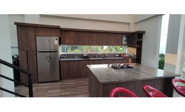 Se vende casa campestre en lote de 1000 M2, 1200 mill en La Mesa Cund