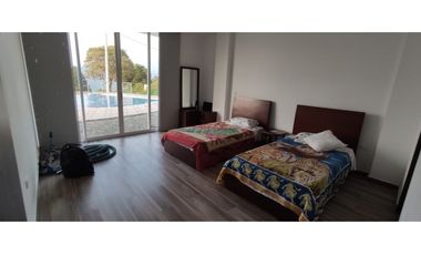 Se vende casa campestre en lote de 1000 M2, 1200 mill en La Mesa Cund