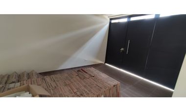 Se vende casa de 180 M2 en 490 mill en La Mesa Cund, COL