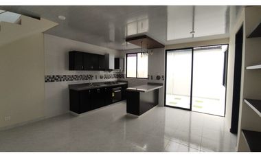 Se vende casa de 180 M2 en 490 mill en La Mesa Cund, COL