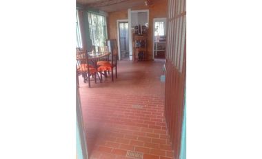 Venta casalote de 797 M2 en 220 mill en La Mesa Cund Colombia.