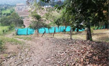 Se vende lote de 800 M2 en 145 mill en La Mesa Cund, cerca al  pueblo