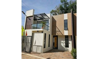 ESTRENA CASA YA, de 127 M2 en 440 mill en La Mesa Cund, COL