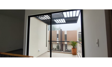 ESTRENA CASA YA, de 127 M2 en 440 mill en La Mesa Cund, COL