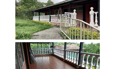 Venta de finca de 2000 M2 en 550 mill en El Colegio Cund.