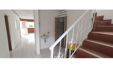 Venta de casa urbana de 162 M2 en 425 mill neg en La Mesa Cund