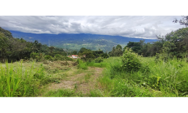 Venta de lote de 2000 M2 en La Gran Via de Tena ,excelente vista