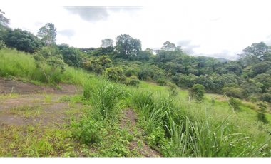 Venta de lote de 2000 M2 en La Gran Via de Tena ,excelente vista