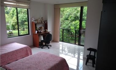 Se vende casa urbana en Conjunto, en La Mesa Cund, Col, en 1000 mill.