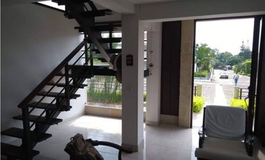 Se vende casa urbana en Conjunto, en La Mesa Cund, Col, en 1000 mill.