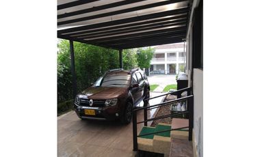 Se vende casa urbana en Conjunto, en La Mesa Cund, Col, en 1000 mill.