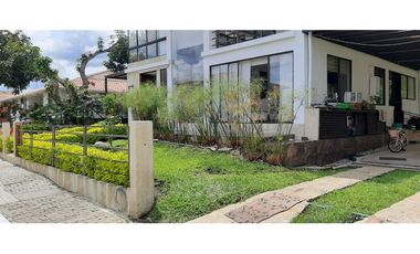 Se vende casa urbana en Conjunto, en La Mesa Cund, Col, en 1000 mill.
