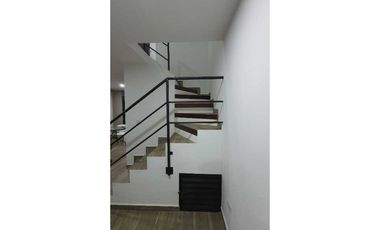Se vende casa urbana de 68 M2 en 340 mill en La Mesa Cund Col.