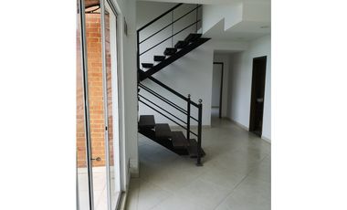 Venta de PENTHOUSE de 98 M2 en 340 mill neg, en La Mesa Cund, COL