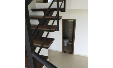 Venta de PENTHOUSE de 98 M2 en 340 mill neg, en La Mesa Cund, COL