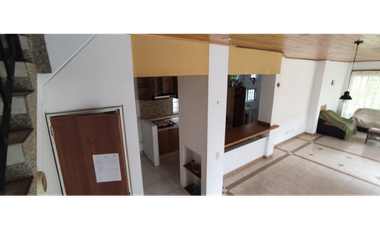 Venta de casalote urbano de 332 M2 en 500 mill en La Mesa Cund.