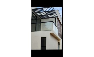 Se vende casa de 150 M2 en 410 MILL en La Mesa Cund, COL.