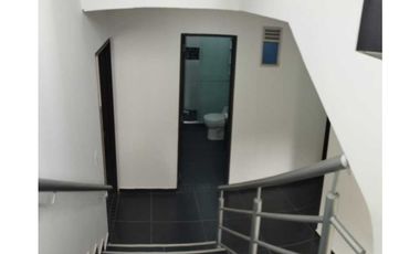 Venta de casa urbana de 224 M2 en 650 mill en La Mesa Cund, col