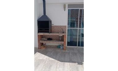 Venta de casa urbana de 224 M2 en 650 mill en La Mesa Cund, col