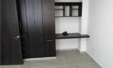 Venta de casa urbana de 224 M2 en 650 mill en La Mesa Cund, col