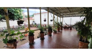 Casa para proyecto hotelero de 972 M2 en 1400 mill en Anapoima Cund