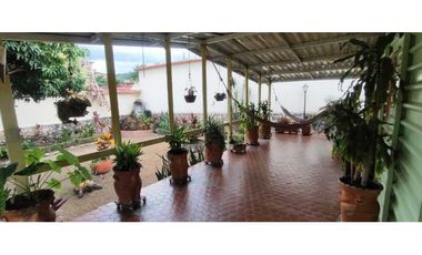 Casa para proyecto hotelero de 972 M2 en 1400 mill en Anapoima Cund