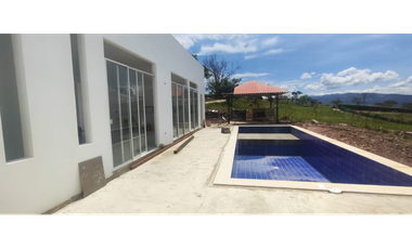 Casas campestres sobre planos de 1000 M2 en 720 mill en La Mesa Cund