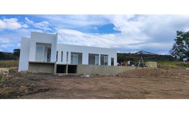 Casas campestres sobre planos de 1000 M2 en 720 mill en La Mesa Cund