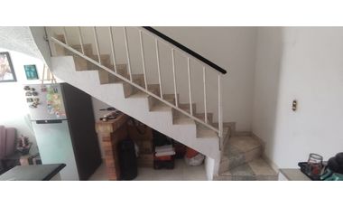 Casa rentable de 441 M2 construidos en 1100 millones en La Mesa Cund