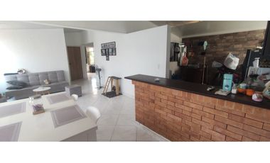 Casa rentable de 441 M2 construidos en 1100 millones en La Mesa Cund