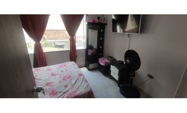 Casa rentable de 441 M2 construidos en 1100 millones en La Mesa Cund