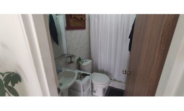 Casa rentable de 441 M2 construidos en 1100 millones en La Mesa Cund