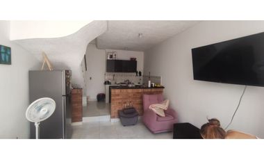 Casa rentable de 441 M2 construidos en 1100 millones en La Mesa Cund